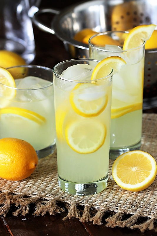 How to Make Homemade Lemonade | The Kitchen is My Playground