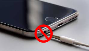 iPhone Is Not The First Smartphone Without Earphone Plug 3.5mm