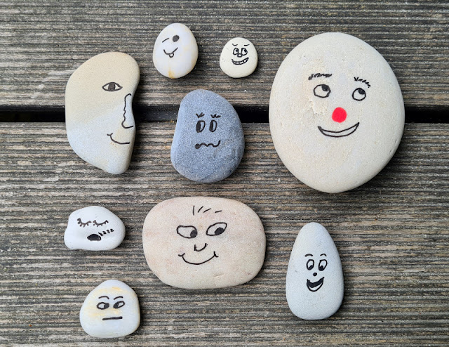 Steine mit Gesichtern bemalen: Eine einfache Anleitung & hilfreiche Tipps. Ich zeige Euch Schritt für Schritt, wie Ihr mit den Stiften Gesichter mit unterschiedlichen Emotionen auf die Steine malt.