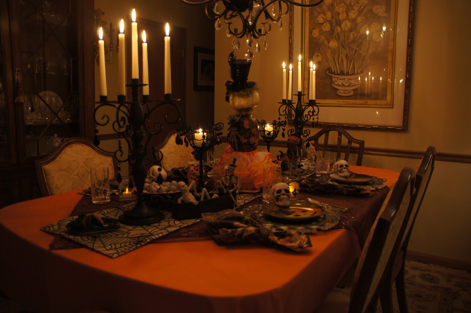 Home and Gardening With Liz: Halloween Dining with LuAnn! (T)