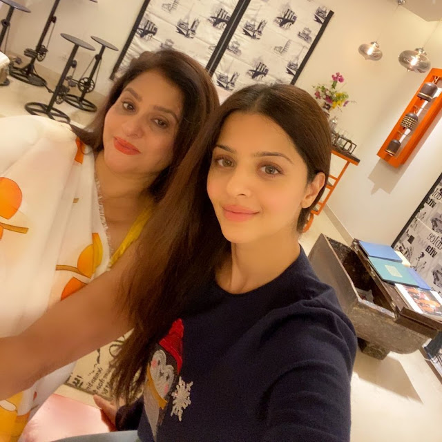 Vedhika (Indian Actress) Wiki, Age, Height, Boyfriend, Family, and More