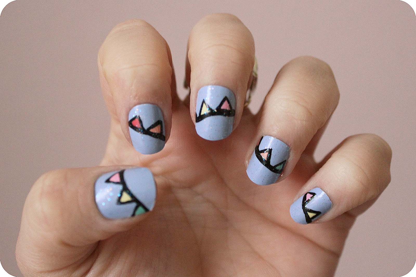 Peachfizzz: Nails of the day- Bunting