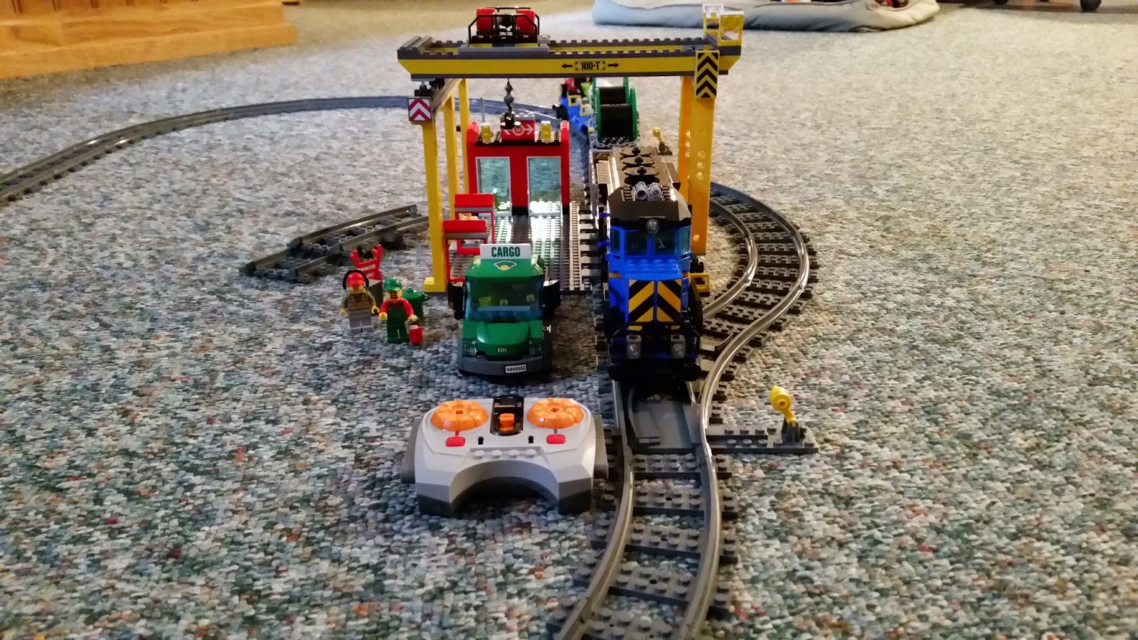 LEGO 60052: Cargo Train - REVIEW