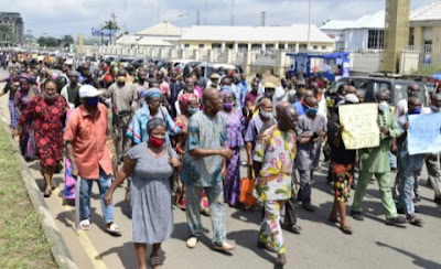 Imo State Pensioners Storm The Streets To Protest Over Non-payment (Photos) 