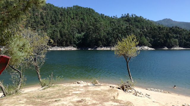 Barragem da Caniçada na Praia Fluvial da Barca