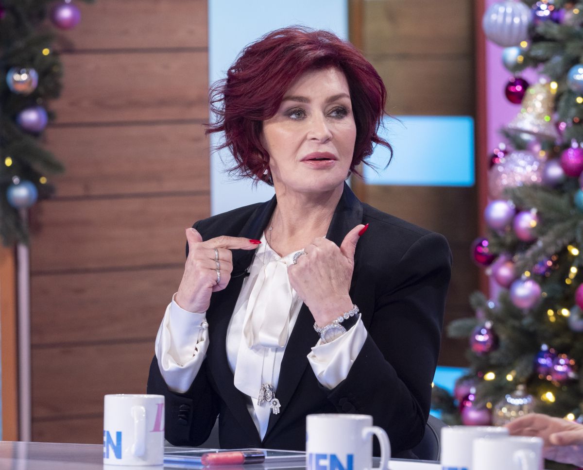 Sharon Osbourne clicks at Loose Women Show in London 18 Dec-2019