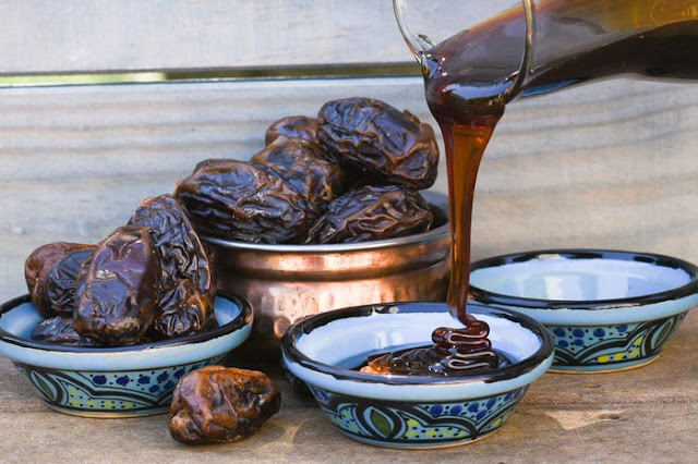 4 Manfaat Istimewa Sari Kurma, Dari Pengendali Nafsu Makan, Sampai Jadi Antibiotik 4 Manfaat Istimewa Sari Kurma, Dari Pengendali Nafsu Makan, Sampai Jadi Antibiotik