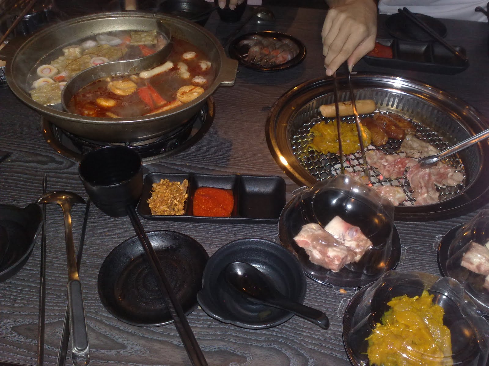 It�s About Food!! Ding Charcoal BBQ &amp; Steamboat Straits