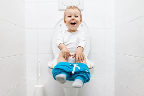 Waktu Tepat Melatih Anak Toilet Training