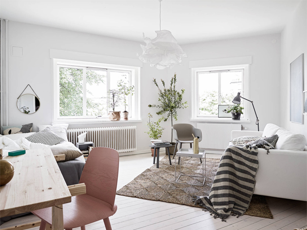 Small Apartment with Accents of Pink and Brass | design attractor ...