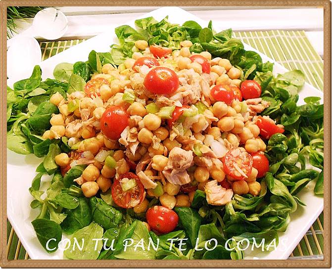 ENSALADA DE GARBANZOS CON ATÚN Y CANÓNIGOS