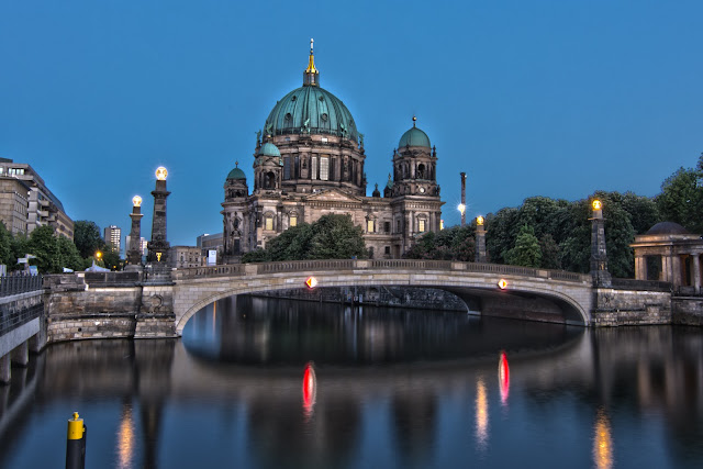 book discounted flight tickets to Berlin 