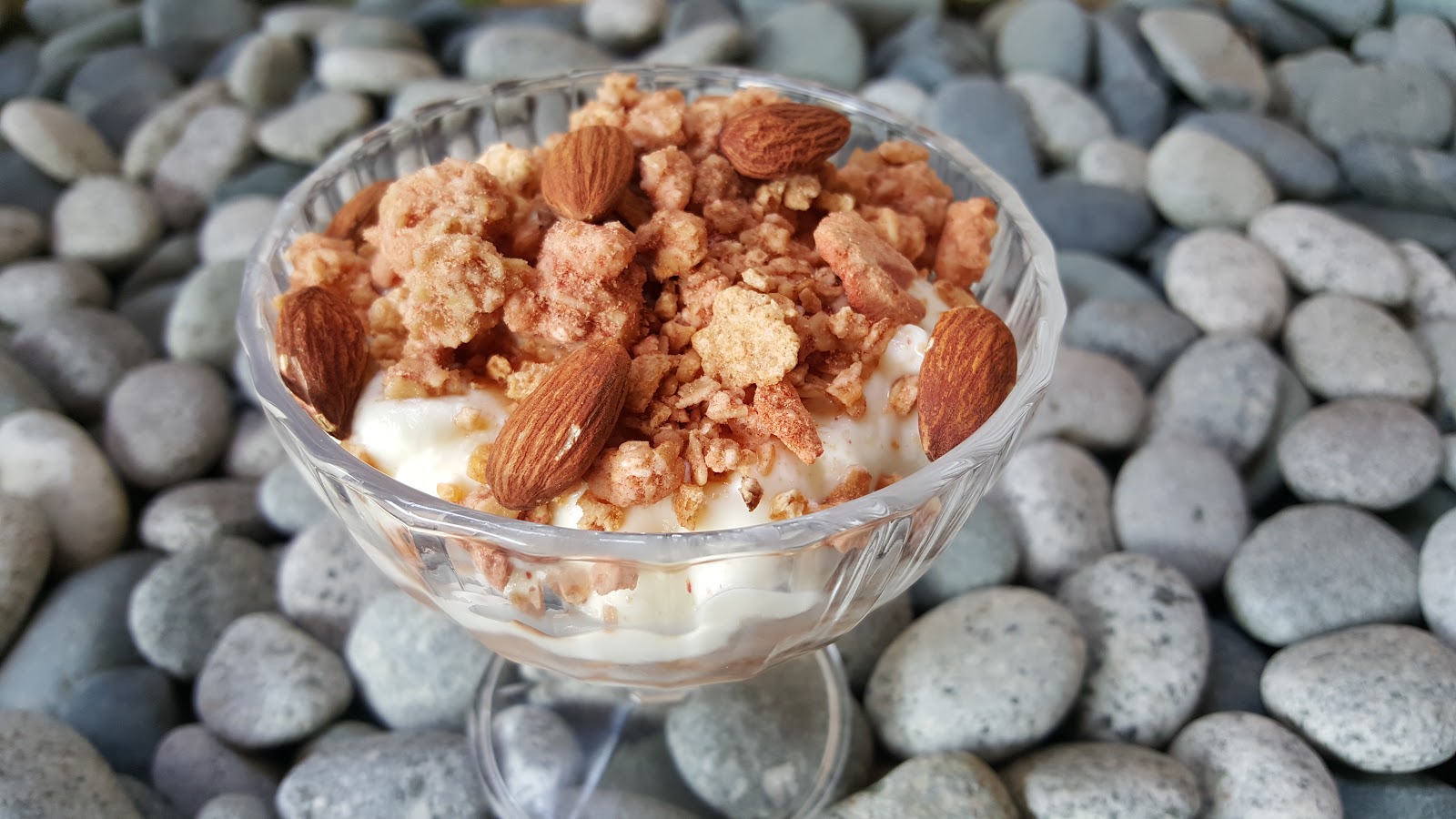 Laman Dapur Helen CRUNCHY MUESLI HONEY WITH LOW FAT YOGURT