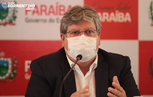 João Azevêdo anuncia primeiro voo comercial para o Sertão paraibano