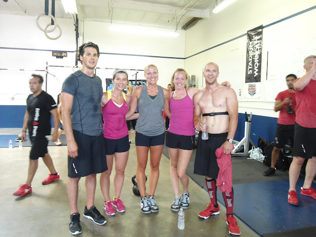 Fitfluential Reebok GNC Bloggers posing for a photo after a CrossFit workout