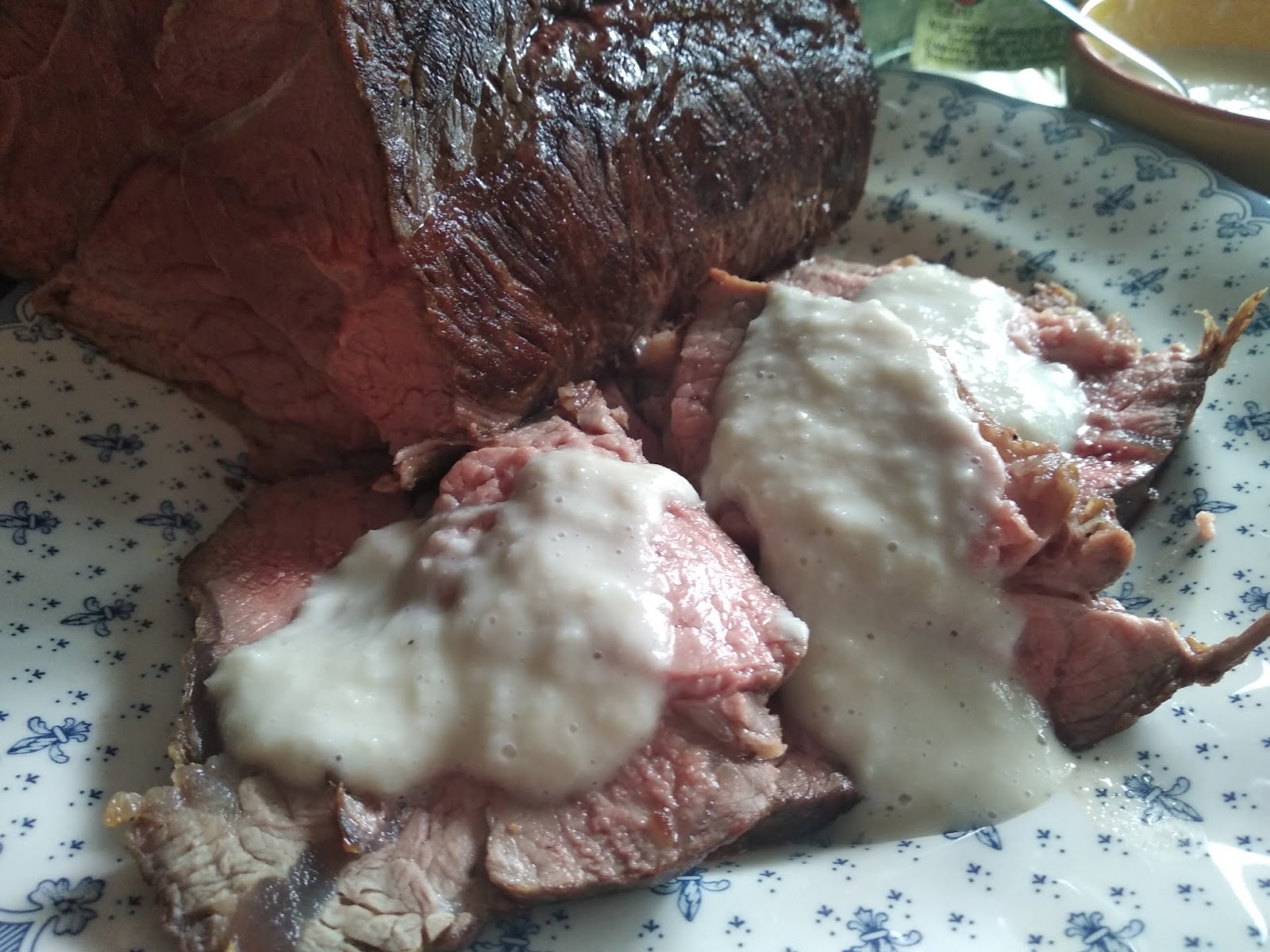 MDcocinaymas Espaldilla de Ternera Asada con Salsa de Mazapán