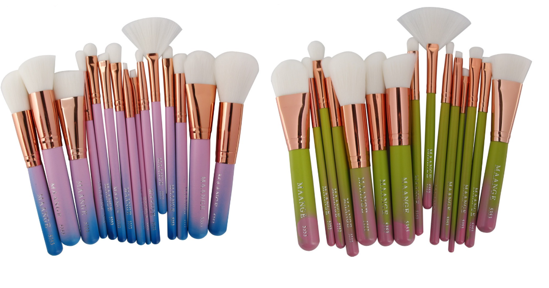 brochas de maquillaje verdes
