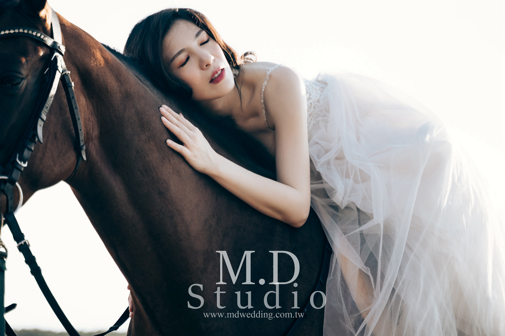 黑馬風格婚紗 時尚雜誌風 名模婚紗 歐洲風格婚紗 美式風格 逆光婚紗 台北婚紗推薦 海邊黃昏夕陽 黑馬風格婚紗 時尚雜誌風 名模婚紗 歐洲風格婚紗 美式風格 逆光婚紗 台北婚紗推薦 海邊黃昏夕陽