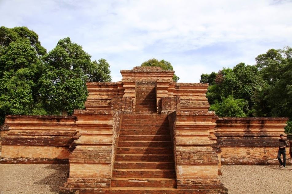 Kerajaan Tarumanegara Letak, Peninggalan/Prasasti, Runtuh