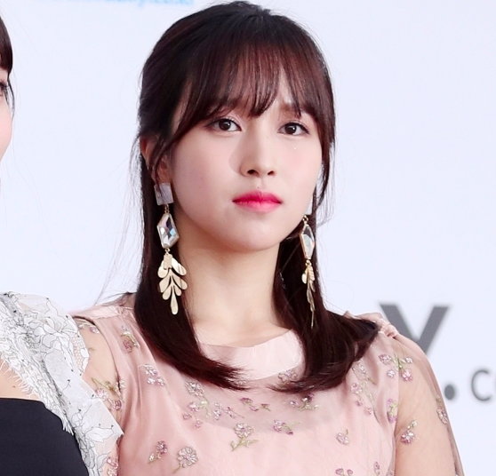 J-Netizens Comment on Mina's 
