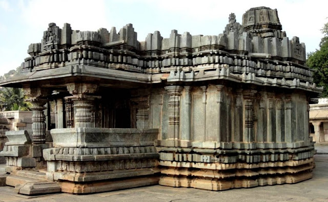 Шраванабелагола, здание храма
