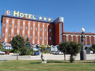 Mengenal Besarnya Gaji Karyawan Hotel