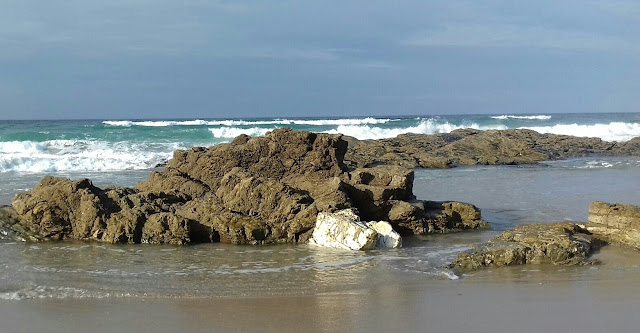 ROCAS EN LA PLAYA