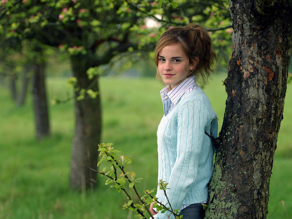 http://1.bp.blogspot.com/-01hY17HeBfE/T2YYHSH2CuI/AAAAAAAAEiE/WuT5H8AorPc/s1600/Emma-Watson-Best-Wallpapers-5.jpg