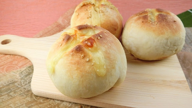 明太子パスタソースで簡単味付け！じゃがいもパンの作り方