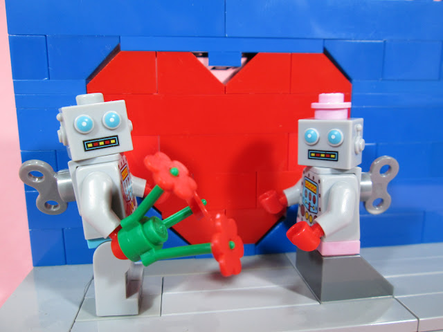 Diversos MOCs LEGO sobre o Dia dos Namorados