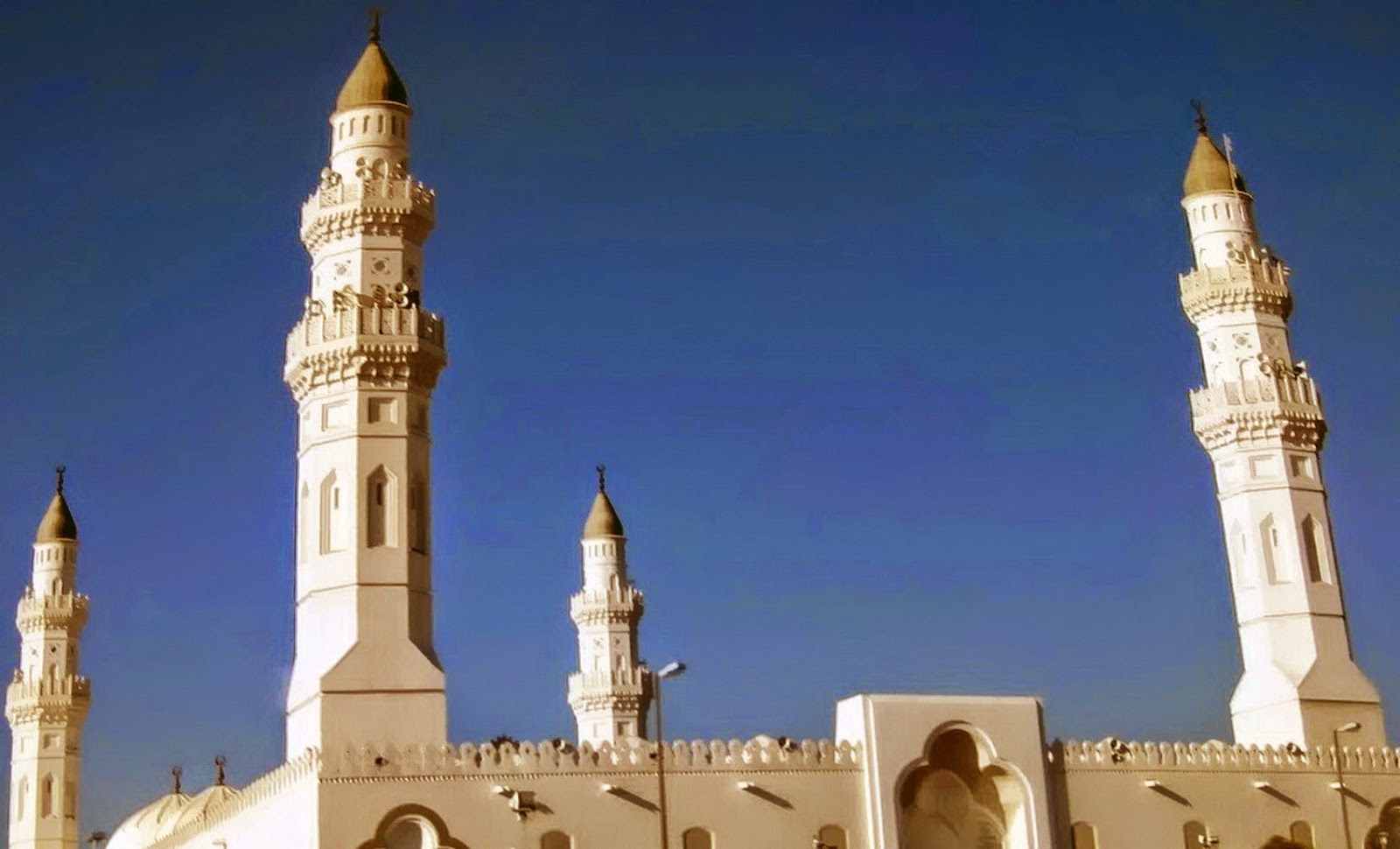 7 Masjid Paling Bersejarah dan Tertua di Dunia