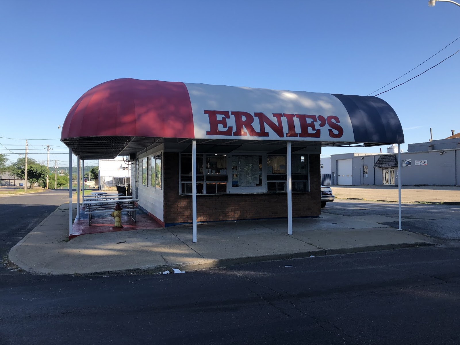 Smokin' Chokin' and Chowing with the King Eating BIG in Peoria