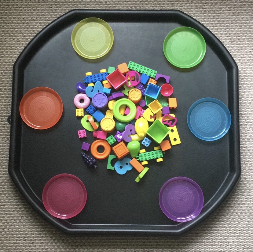 Rainbow themed tuff tray  Tuff tray, Preschool crafts, School crafts