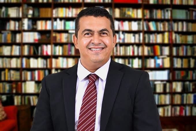 Guajeru: Prefeito Gil Rocha comemora quitação de dívida com a Embasa Guajeru: Prefeito Gil Rocha comemora quitação de dívida com a Embasa