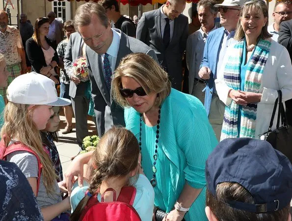 Grand Duke Henri, Grand Duchess Maria Teresa and Luxembourg Mayor Lydie Polfer visited an open-air market