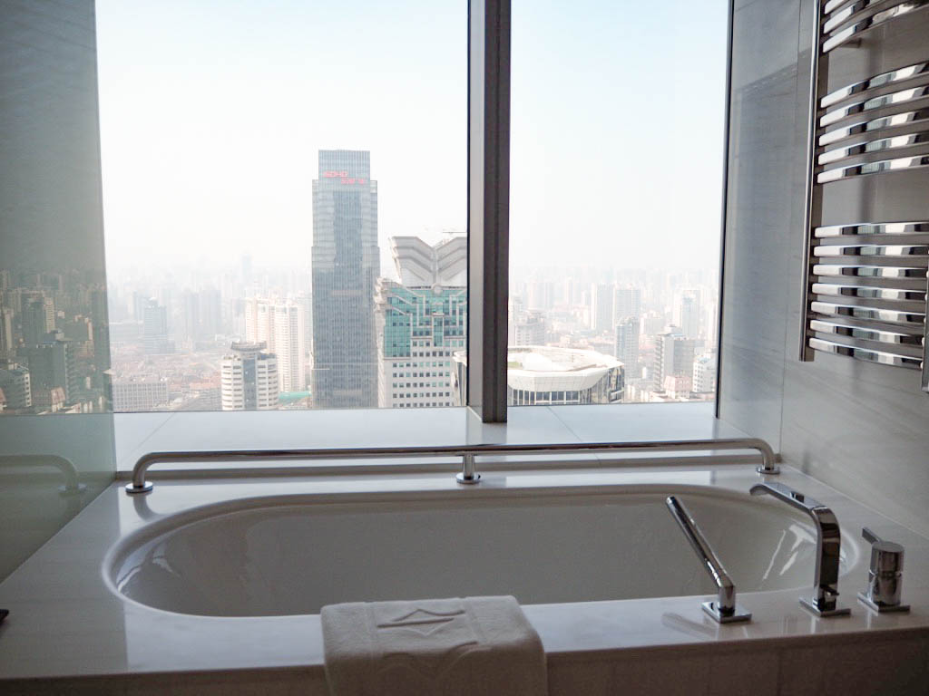 Bathtub with a view over Shanghai