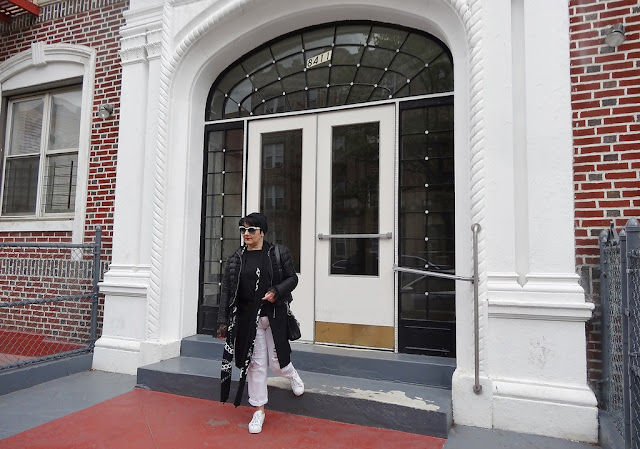 Brooklyn%2BBlackAndWhiteFashion.JPG