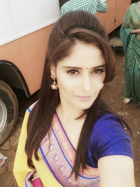 Arti Singh Hairstyles - Star Hairstyles