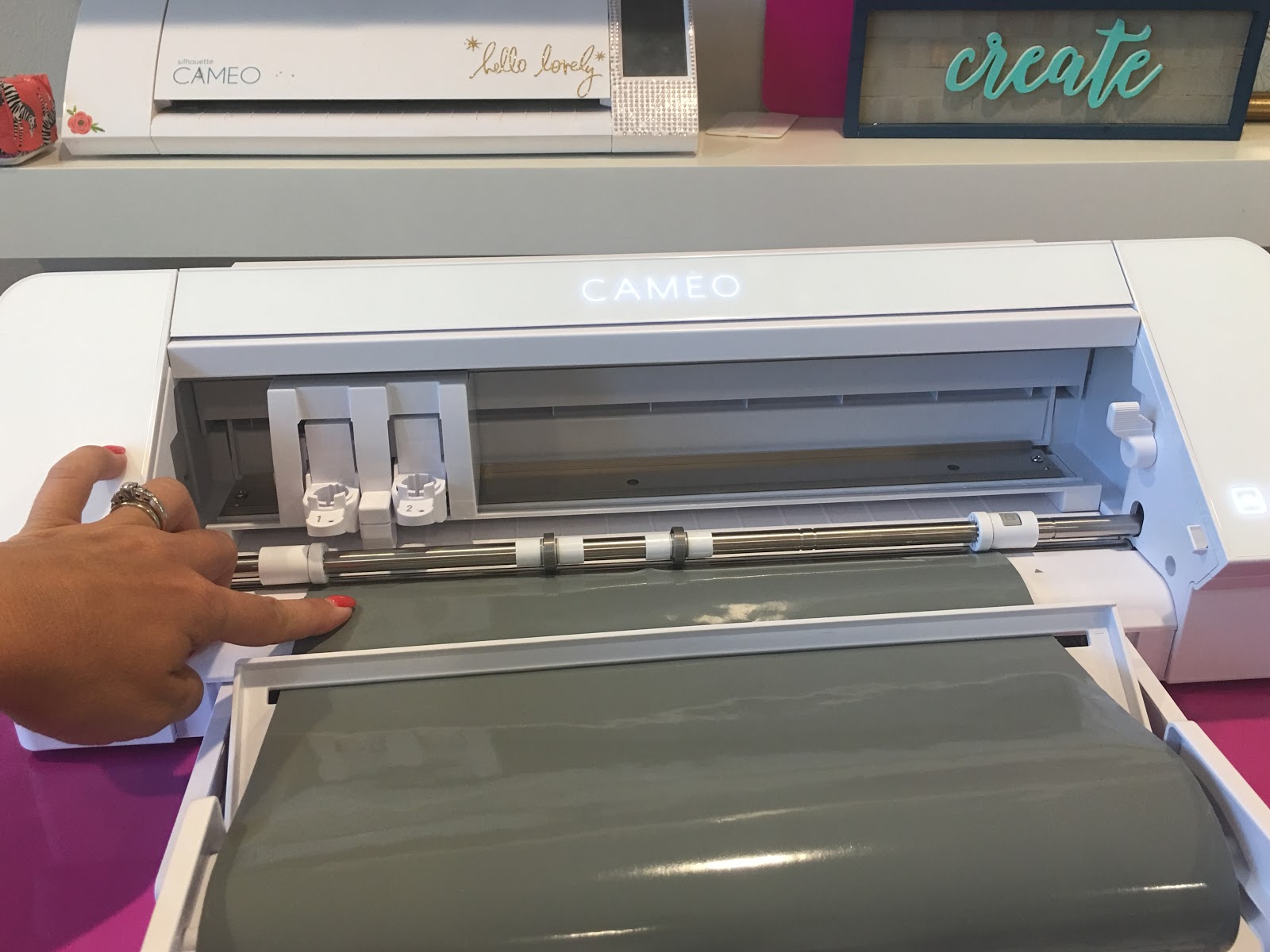 How to Use the CAMEO 4 Built In Roll Feeder Silhouette School