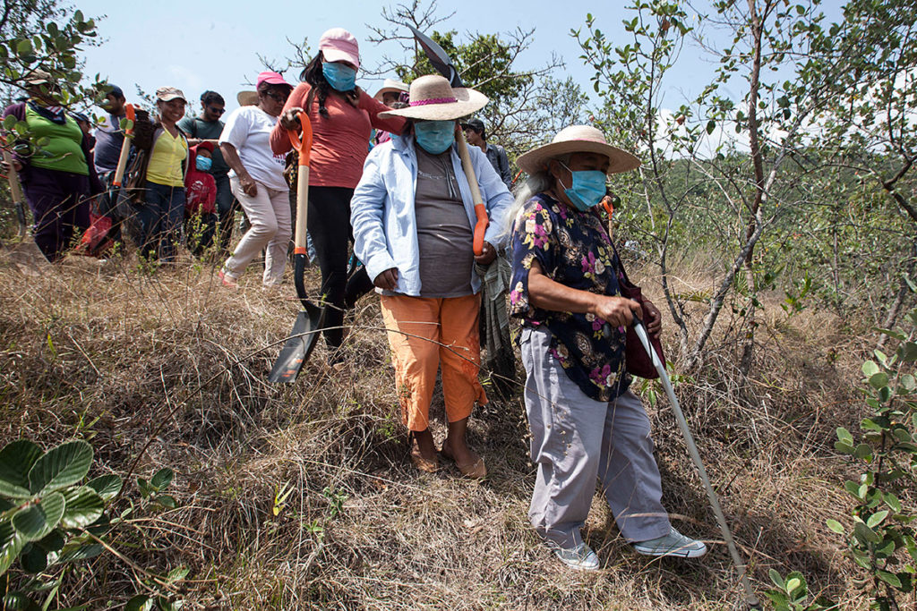 Reporteros.com: CHILAPA, ENTRE DESAPARECIDOS, FOSAS Y OSAMENTAS