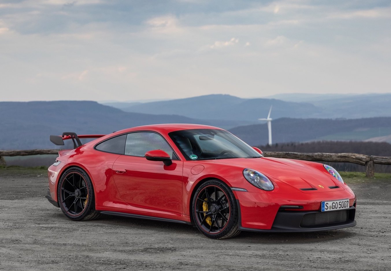 Красный Порше 911 турбо s