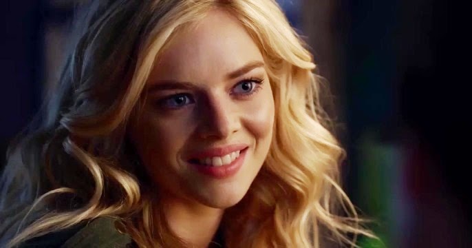 Films Et Séries Tv Avec Samara Weaving Movie and TV Cast Screencaps: Samara Weaving as Bee / The Babysitter