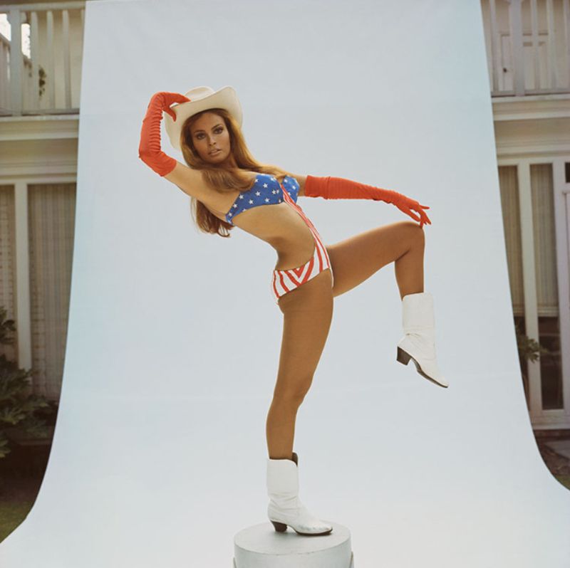 Color photos of young Raquel Welch  The classic beauty of the 1960s - 62