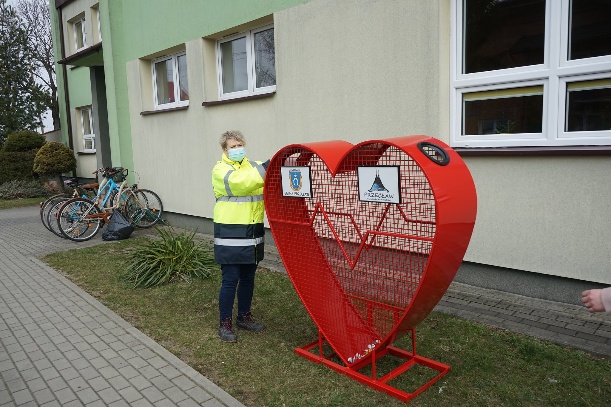 Kolejne serca na nakrętki na terenie gminy Przecław