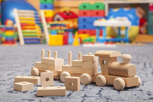 Plastic Toys vs Wooden Toys: Which is Best for Your Child?