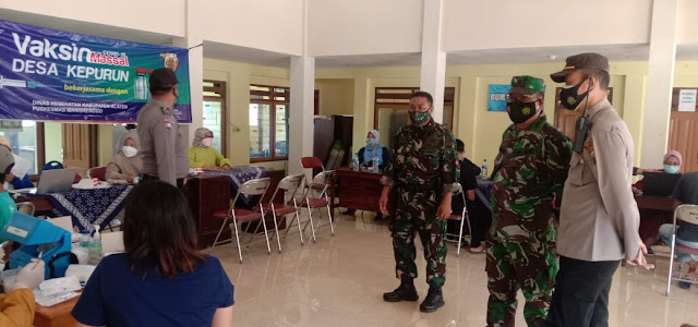 Danramil Manisrenggo Bersama Muspika Monitoring Suntik Vaksin Covid 19.