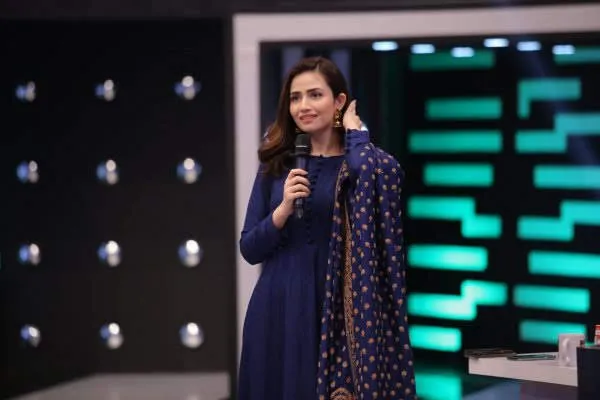 Sana Javed Simple but Eye Catching Pictures from Jeeto Pakistan League 