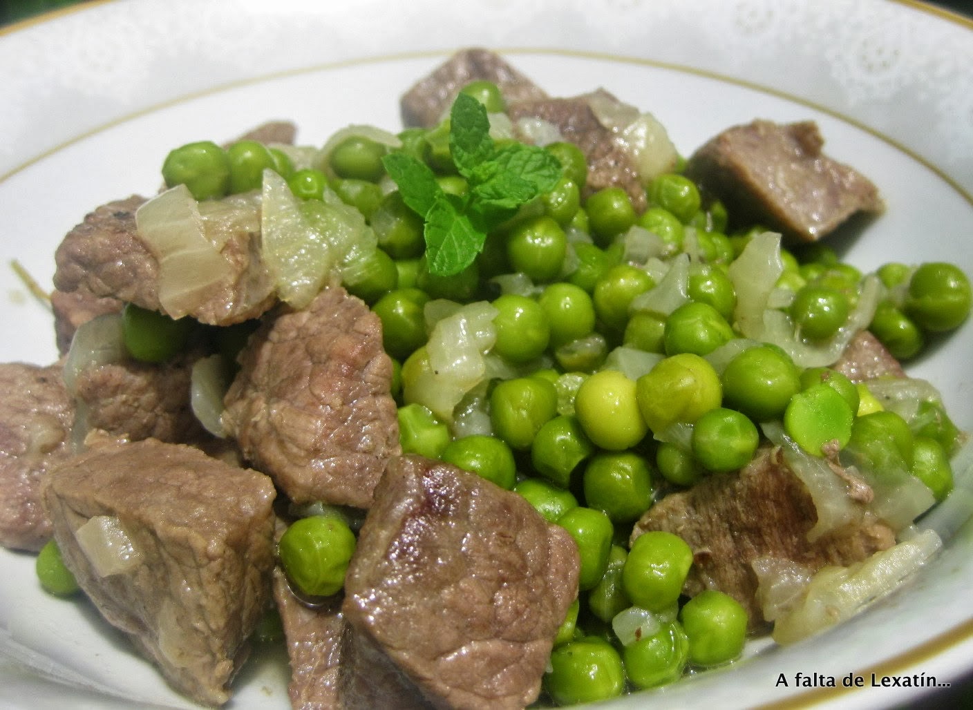 A falta de Lexatín... buenas son tortas Ternera con guisantes y