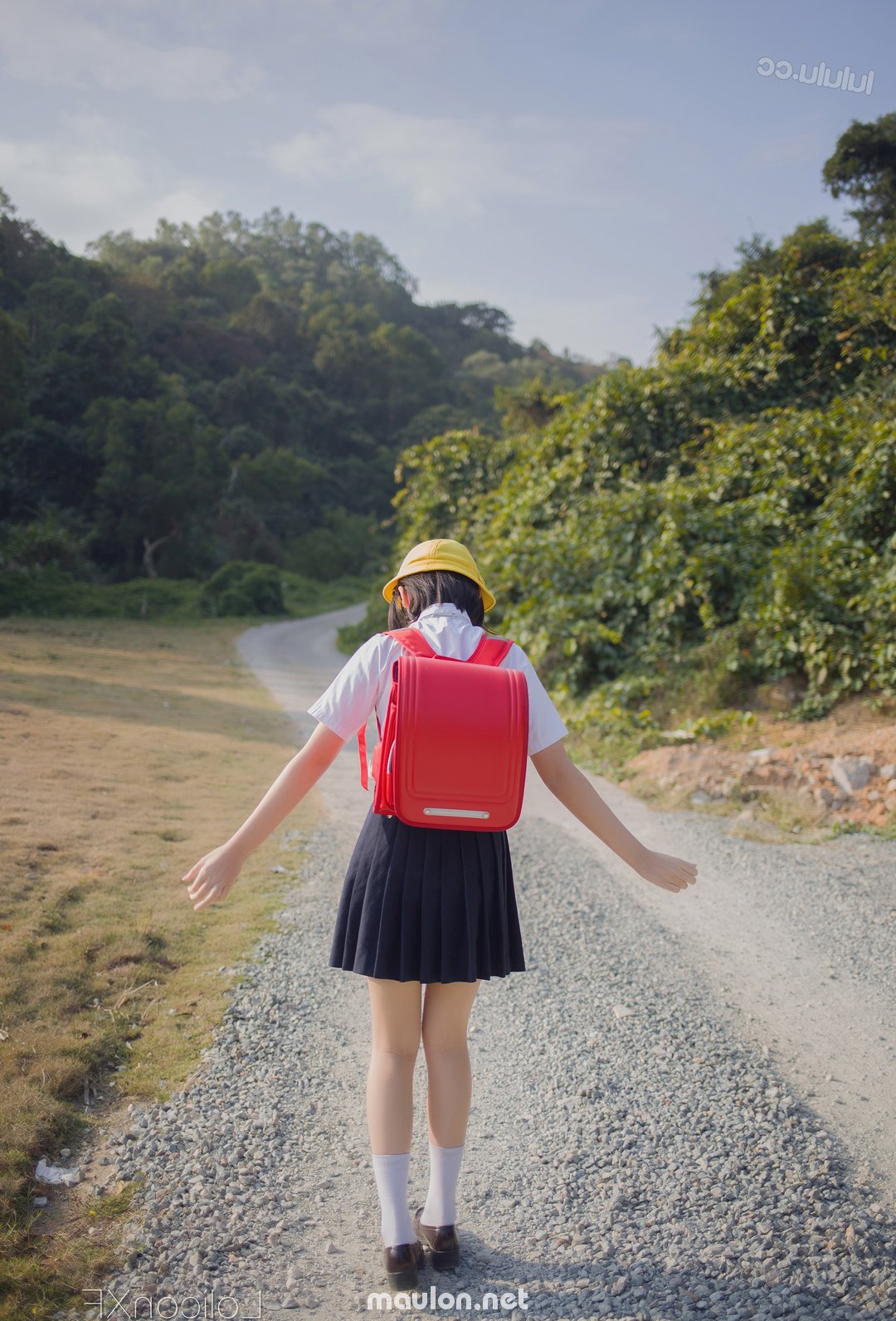 Đi học về là đi học về, lên cơn nứng em tấp vào lề 2 MauLon.Net - Ảnh sex học sinh lên cơn nứng khi đi học về