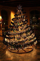 Árboles de Navidad con botellas de bebidas